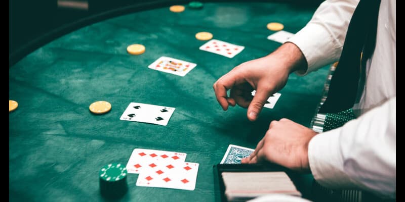 Vì sao cần chiến thuật để thắng blackjack?